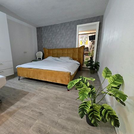 Emile Zola Villa Rishon Leziyyon Ngoại thất bức ảnh
