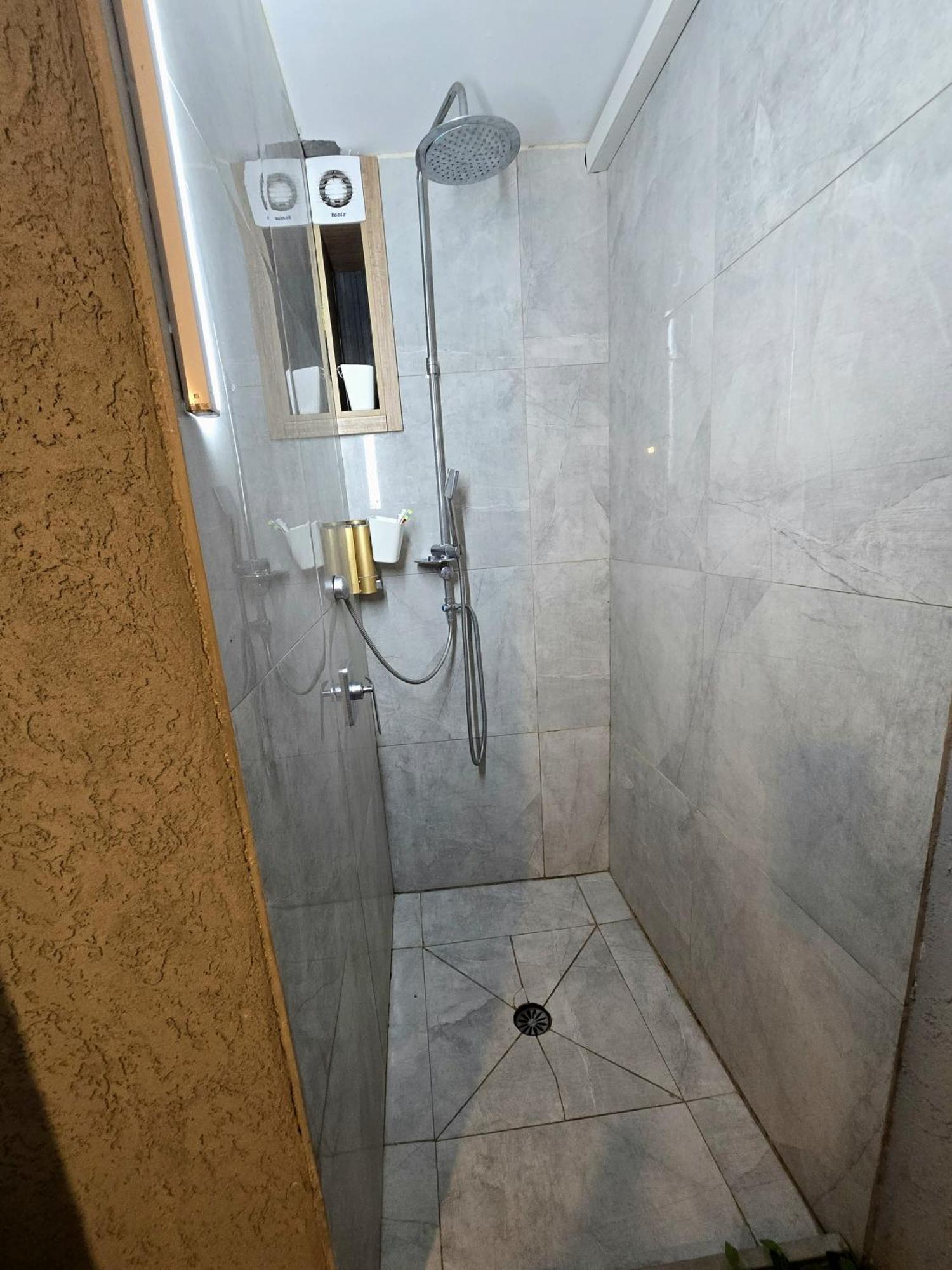 Emile Zola Villa Rishon Leziyyon Ngoại thất bức ảnh